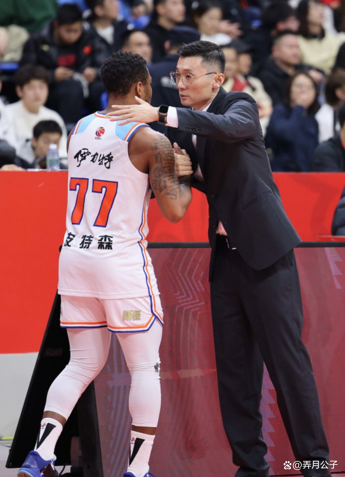 今晨体能课后，法兰克福官宣签约备战CBA常规赛，管理层满意，团队化学反应显著的简单介绍